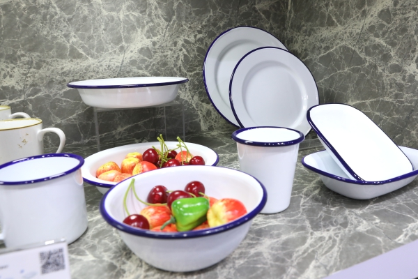 Enamelware je zpět – a je všude!